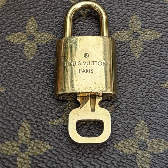 ⭐ #332 vintage Louis Vuitton padlock and ke - Picture 3 of 5